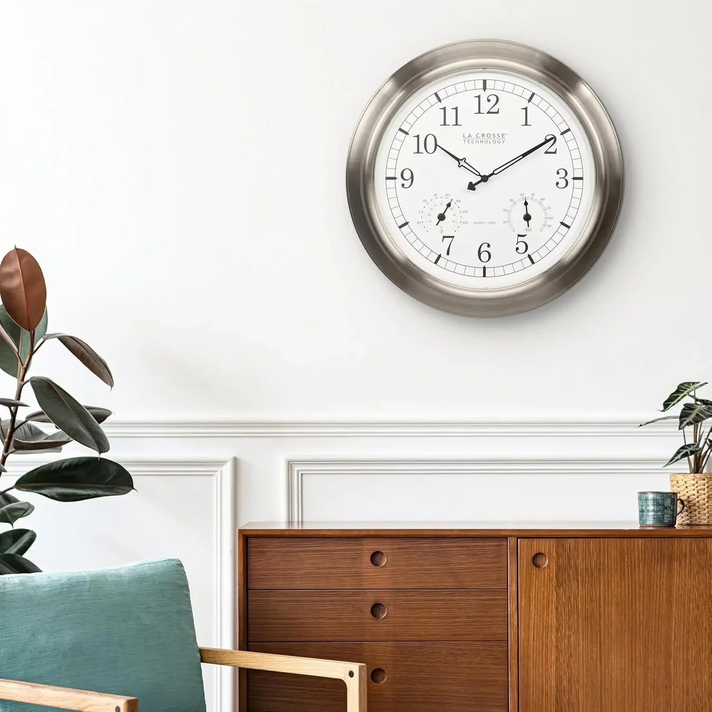 Indoor/Outdoor Classic Stainless Steel Atomic Analog Wall Clock