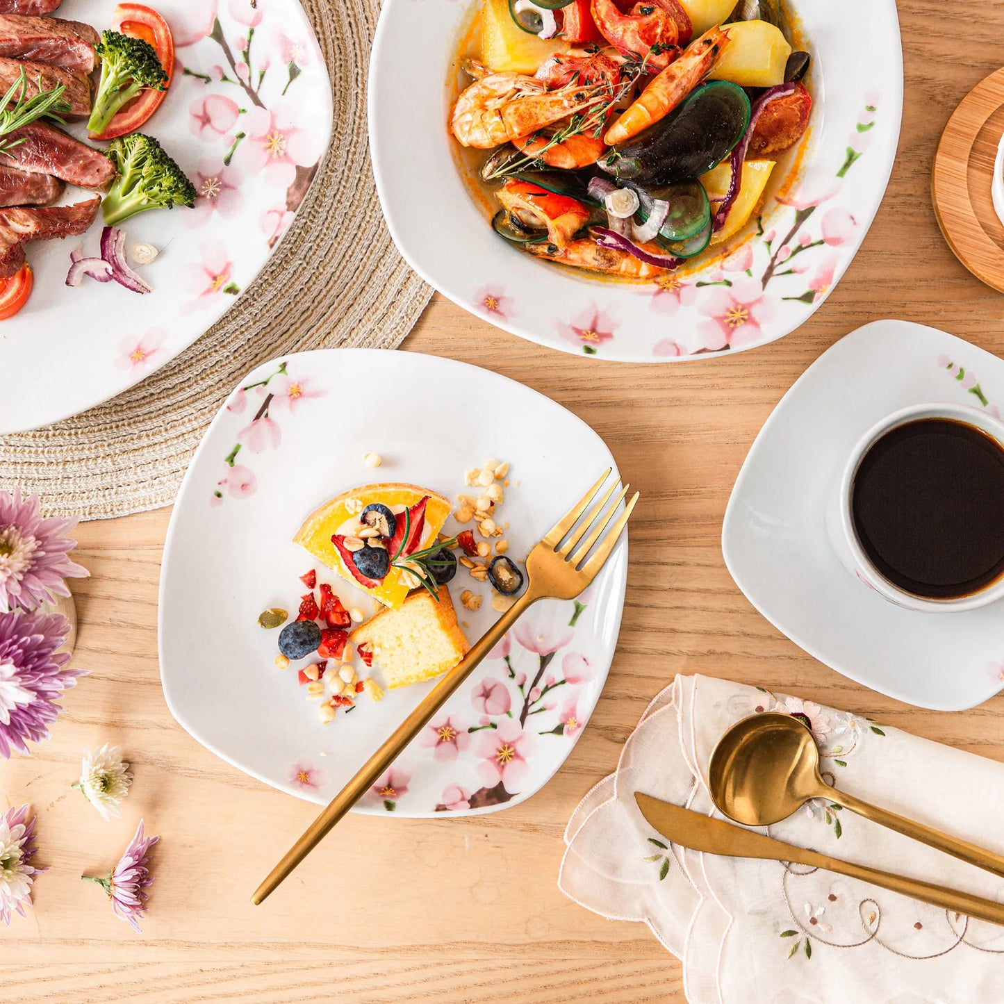 MALACASA Annie Porcelain Dinnerware Set With Plates And Cups