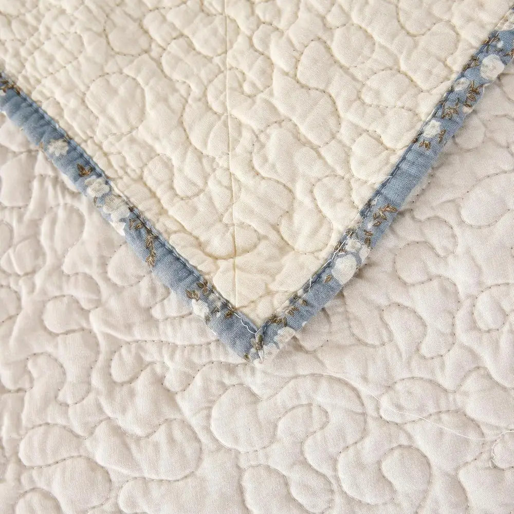 3D Embroidered Cotton Reversible Quilted Bedspread Set