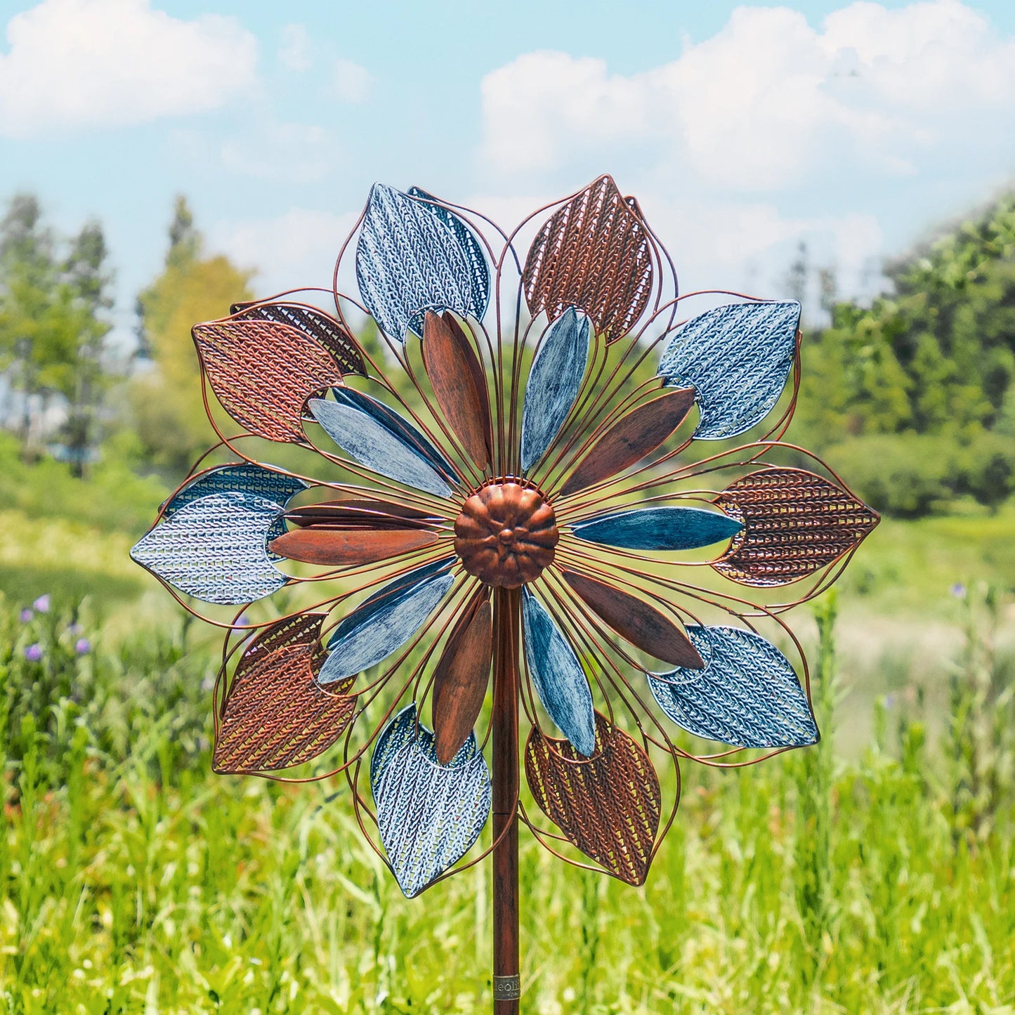 Wind Spinners Outdoor Metal Kinetic Garden Sculptures With Welcome Flags