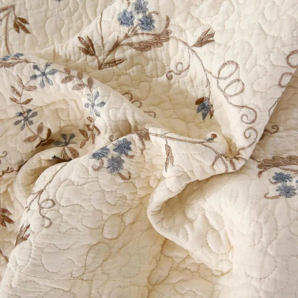 3D Embroidered Cotton Reversible Quilted Bedspread Set