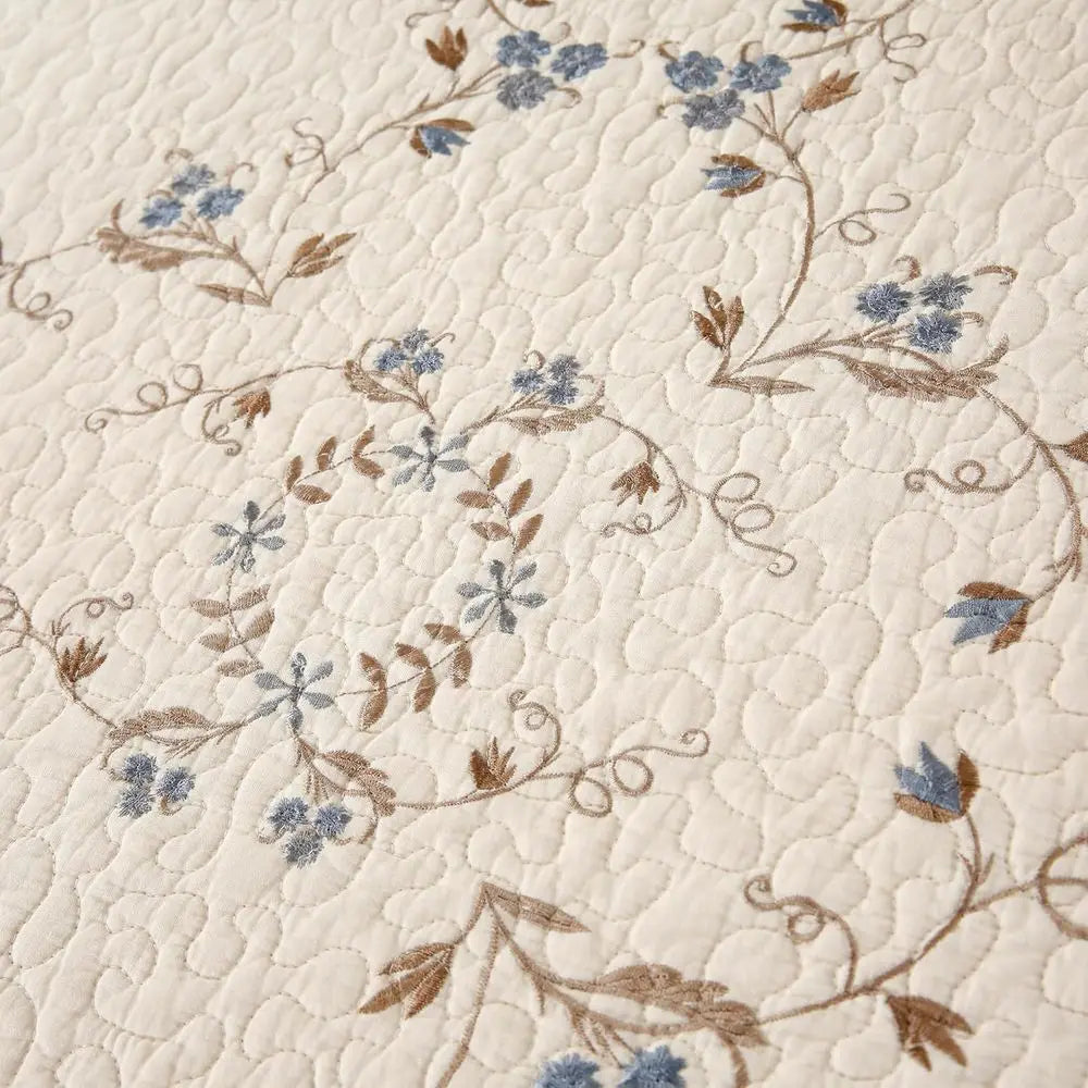 3D Embroidered Cotton Reversible Quilted Bedspread Set